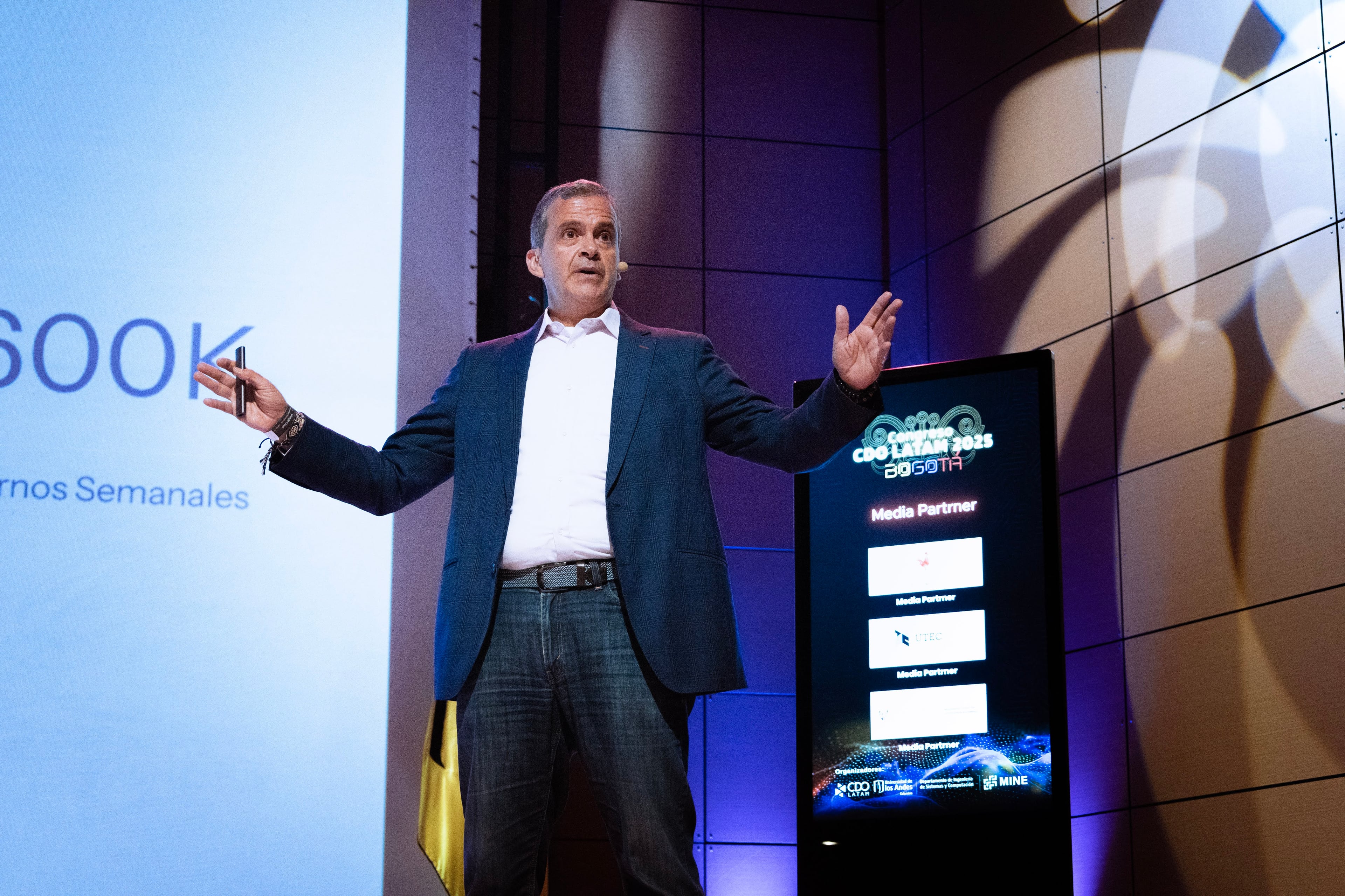 Juan Gorricho keynote at analytics innovation conference